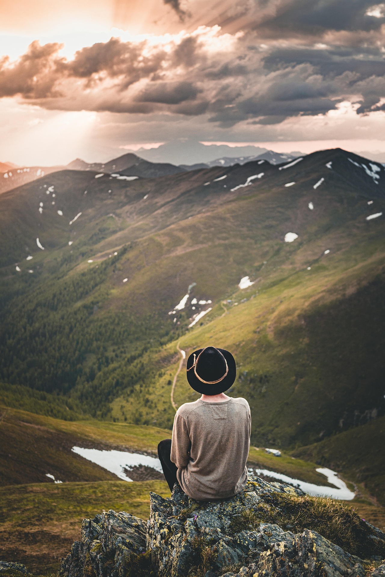 mountains-4423621_1920
